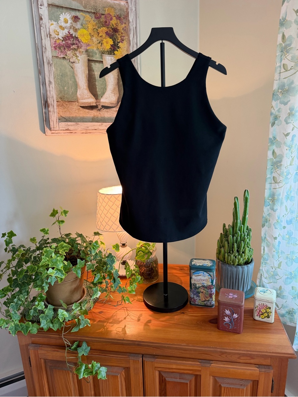 Women's Black Sleeveless Tank Top - Minimalist Everyday Essential